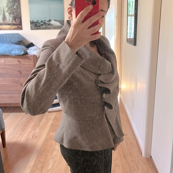 Gorgeous brown plaid ruffle front peplum scoop collar blazer - US 12 - Picture 3 of 9